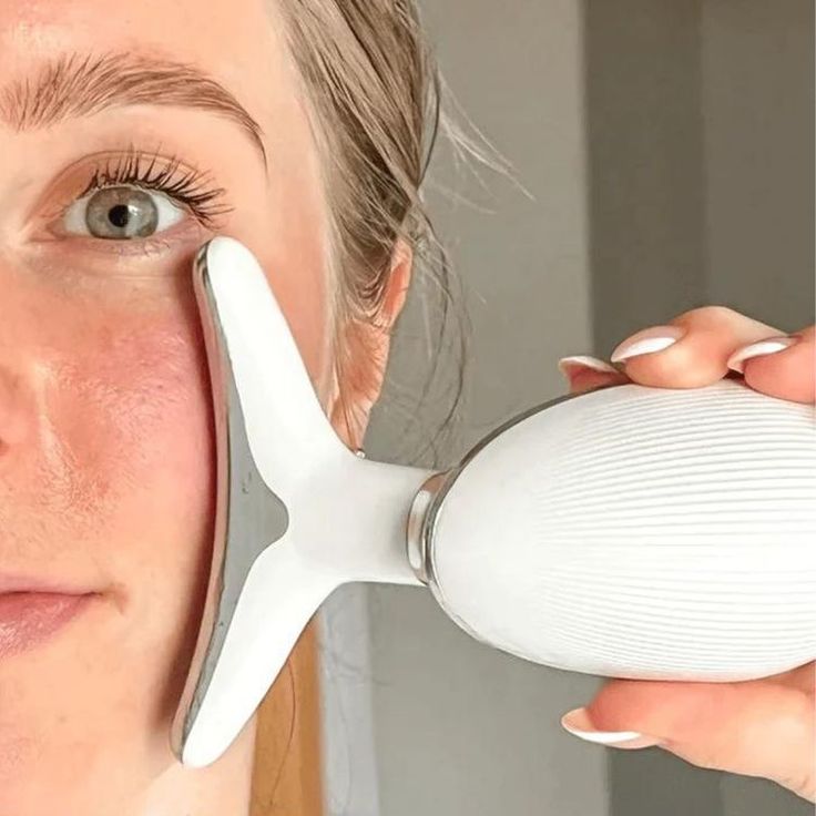 Masajeador y Rejuvenecedor Facial 3 en 1 + ¡REGALO GRATIS!